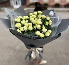 Букет Белые кустовые розы Солинеро в Авдон